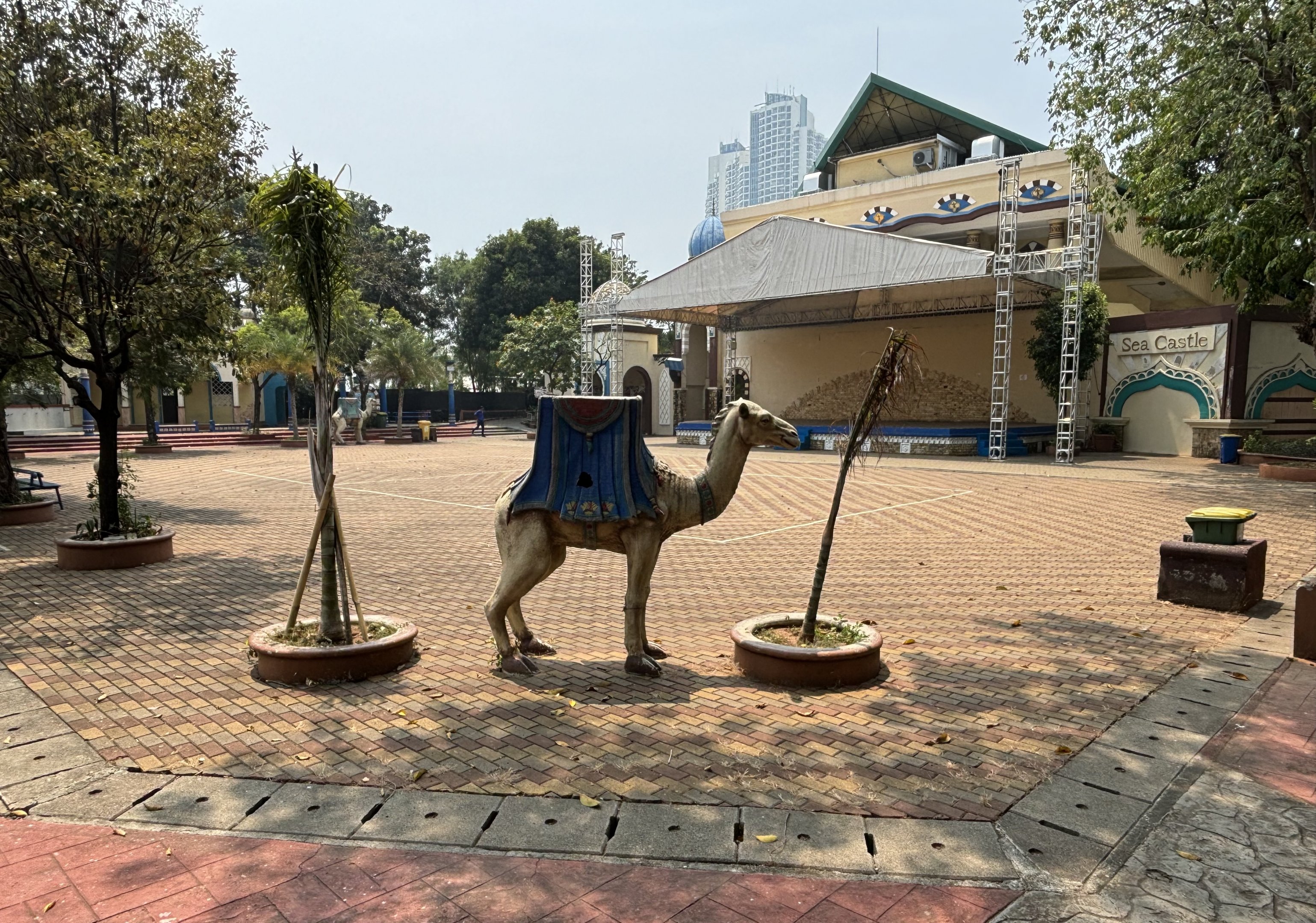 Dolphin Stadium Courtyard