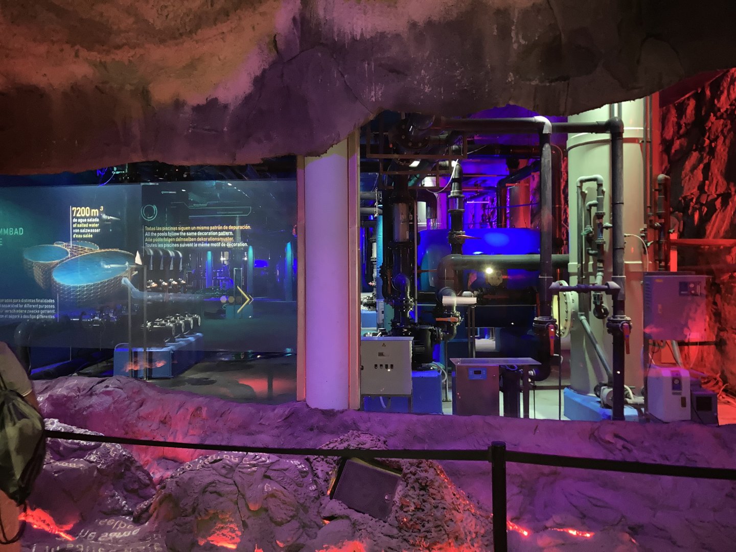 Dolphin Tank Filtration and Signange