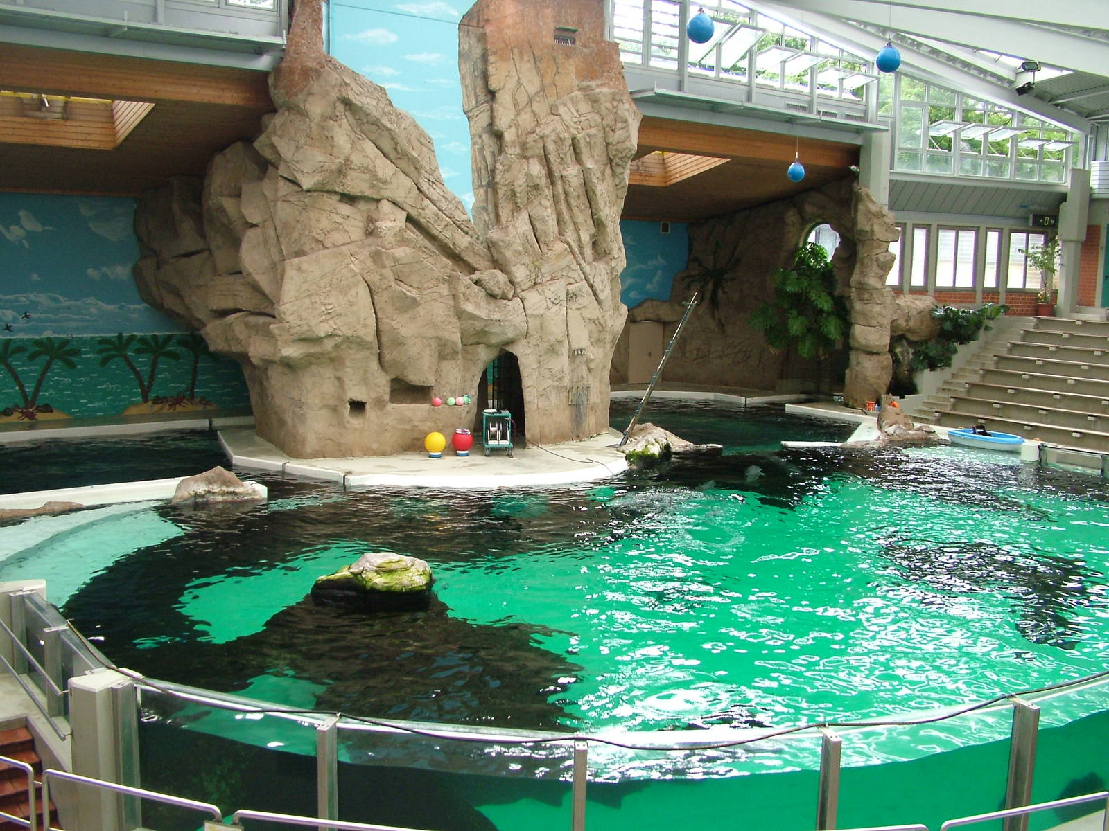 Dolphinarium at Duisburg 15/05/09