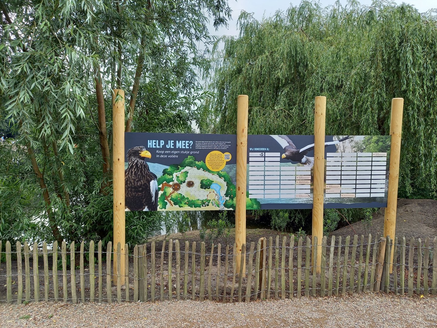 Donation-sign new Steller's sea-eagle aviary