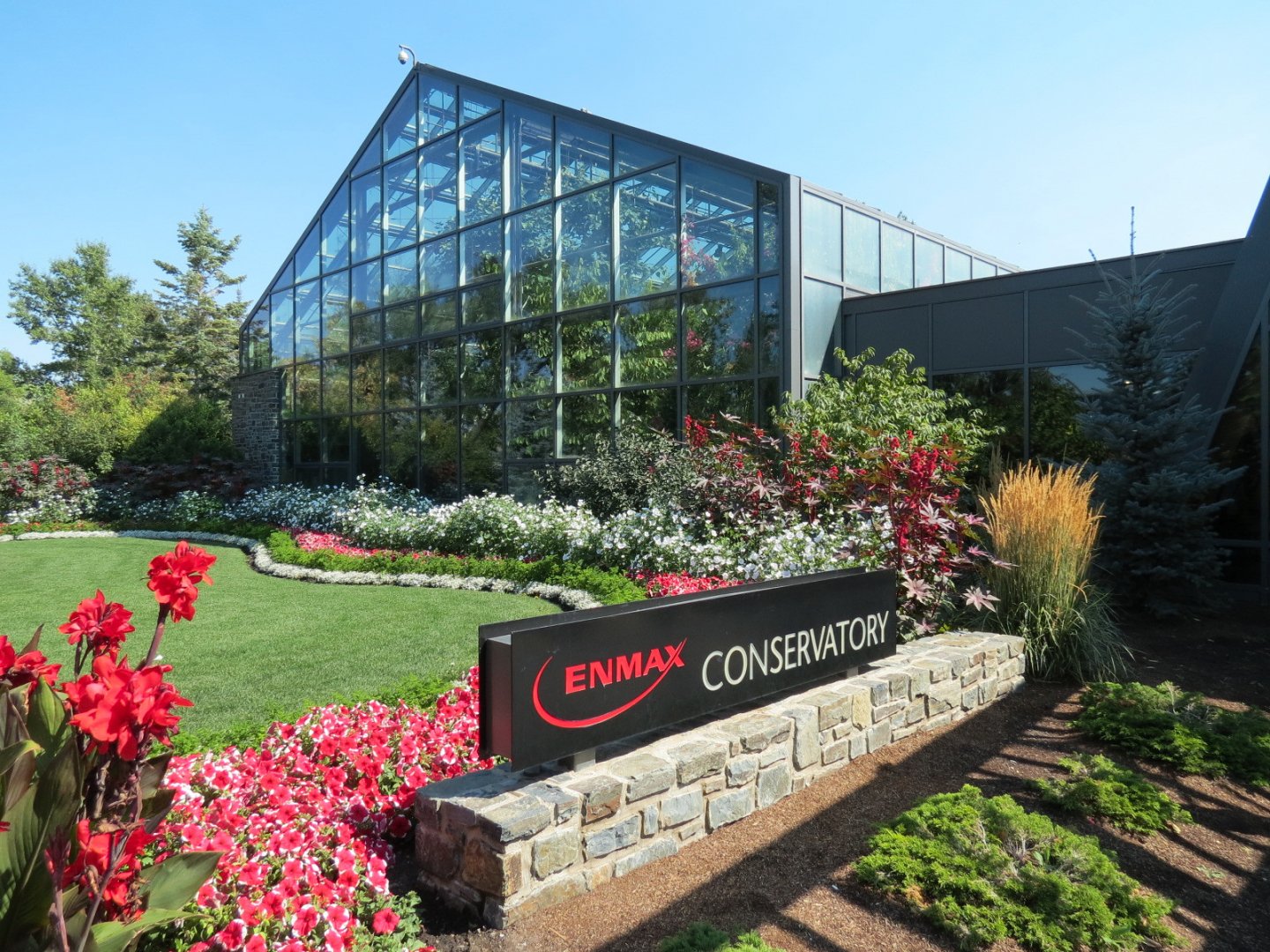 Dorothy Harvie Gardens - Conservatory Exterior