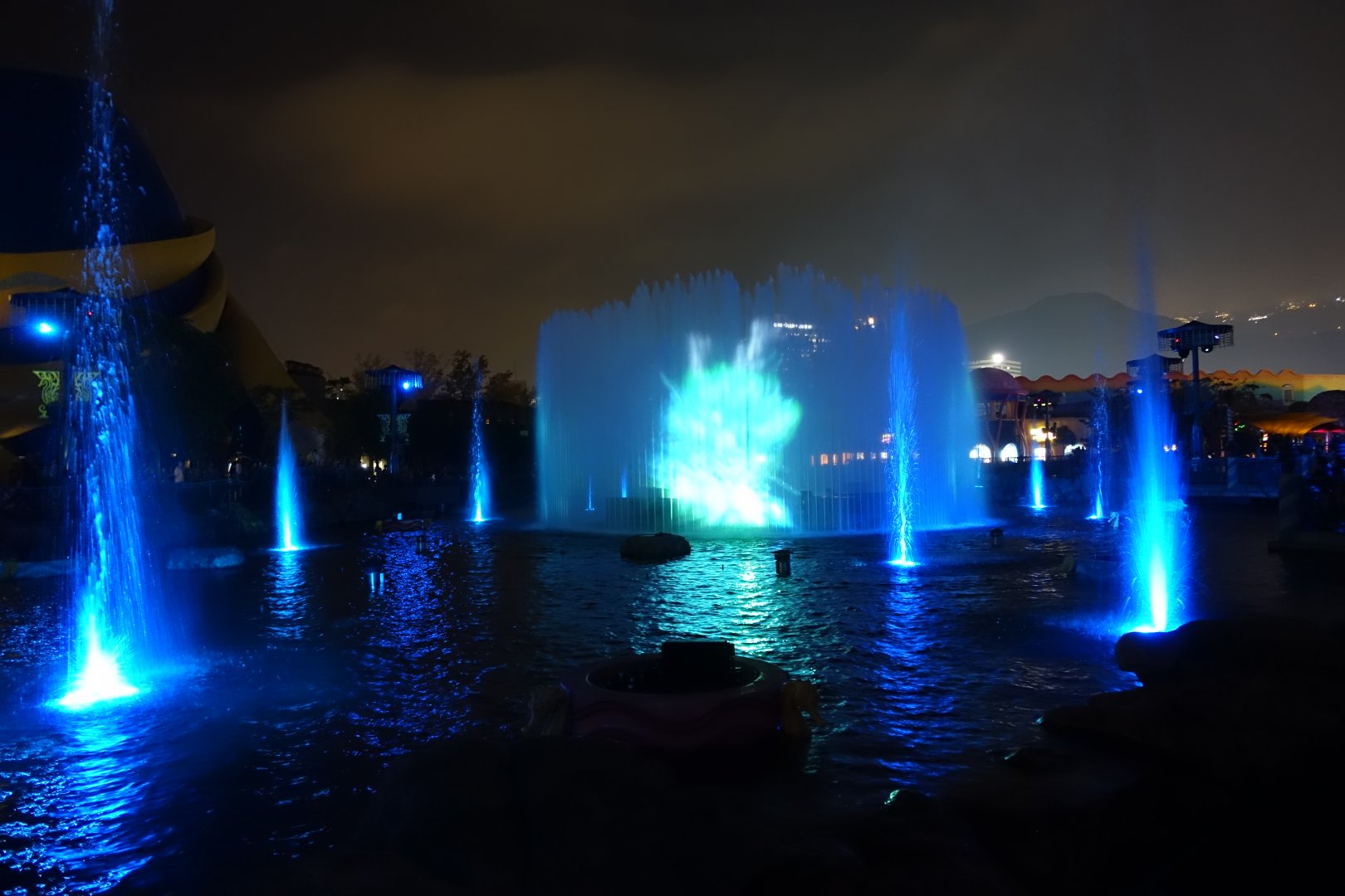 Dragon Show in the Fountain