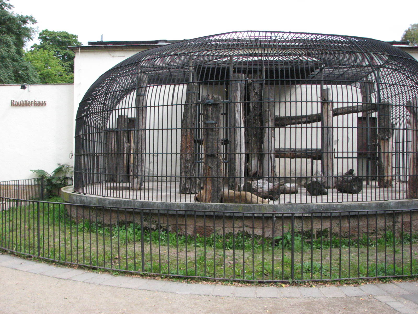 Dresden Zoo 2008 - Front of the old Lion cage