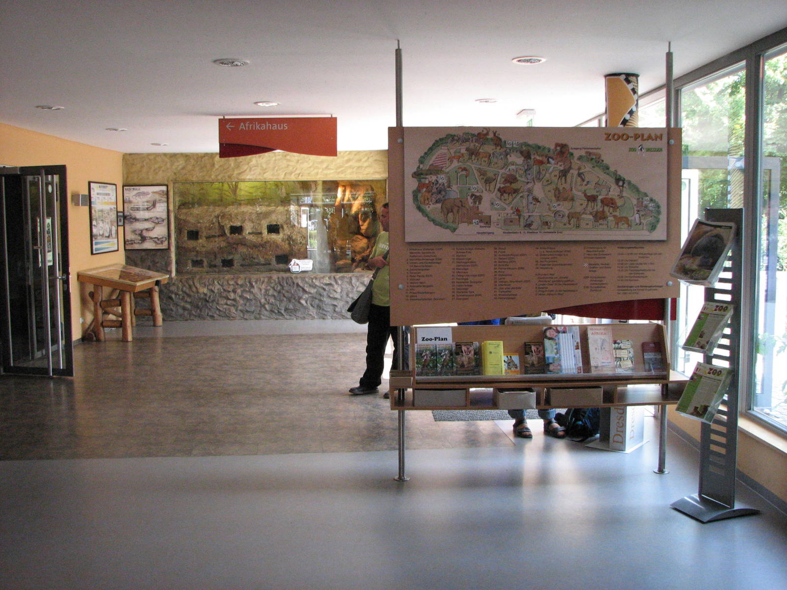 Dresden Zoo 2008 - Inside the main zoo entrance