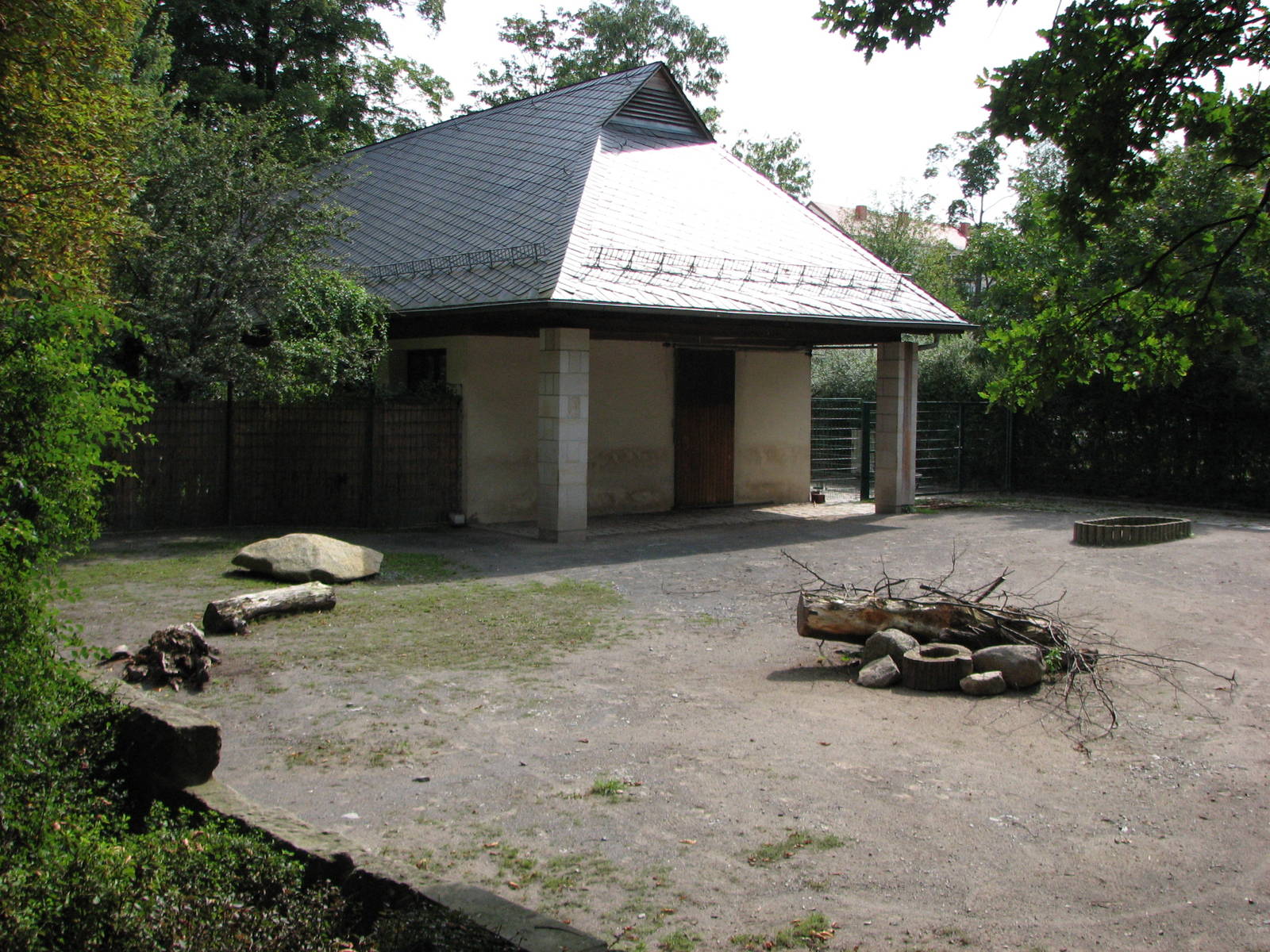 Dresden Zoo 2008 - Left side of the Javan Banteng exhibit