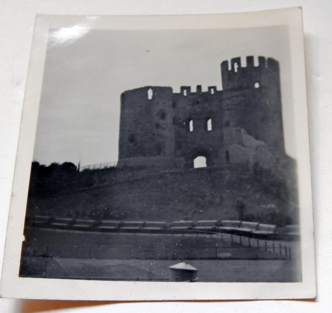 Dudley Castle courtyard 1949