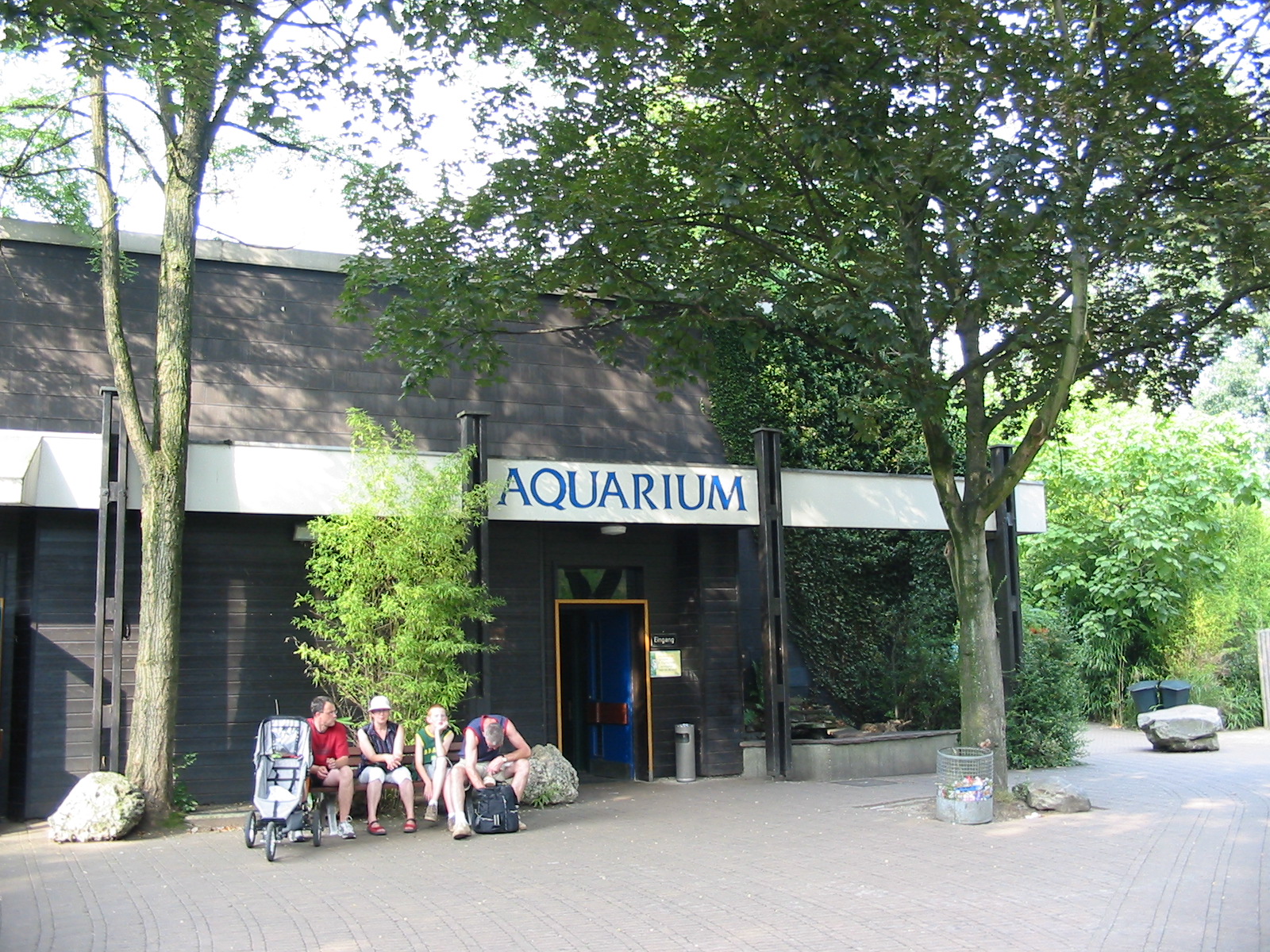Duisburg Zoo 2004 - Front of the old Aquarium