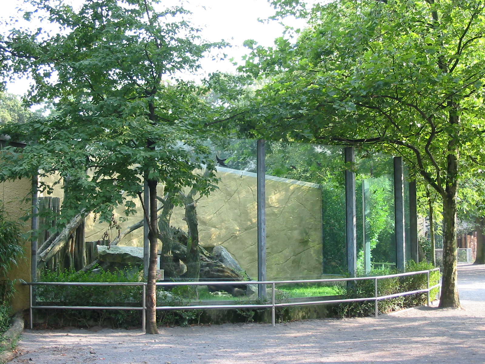 Duisburg Zoo 2004 - Outdoor Ape exhibit