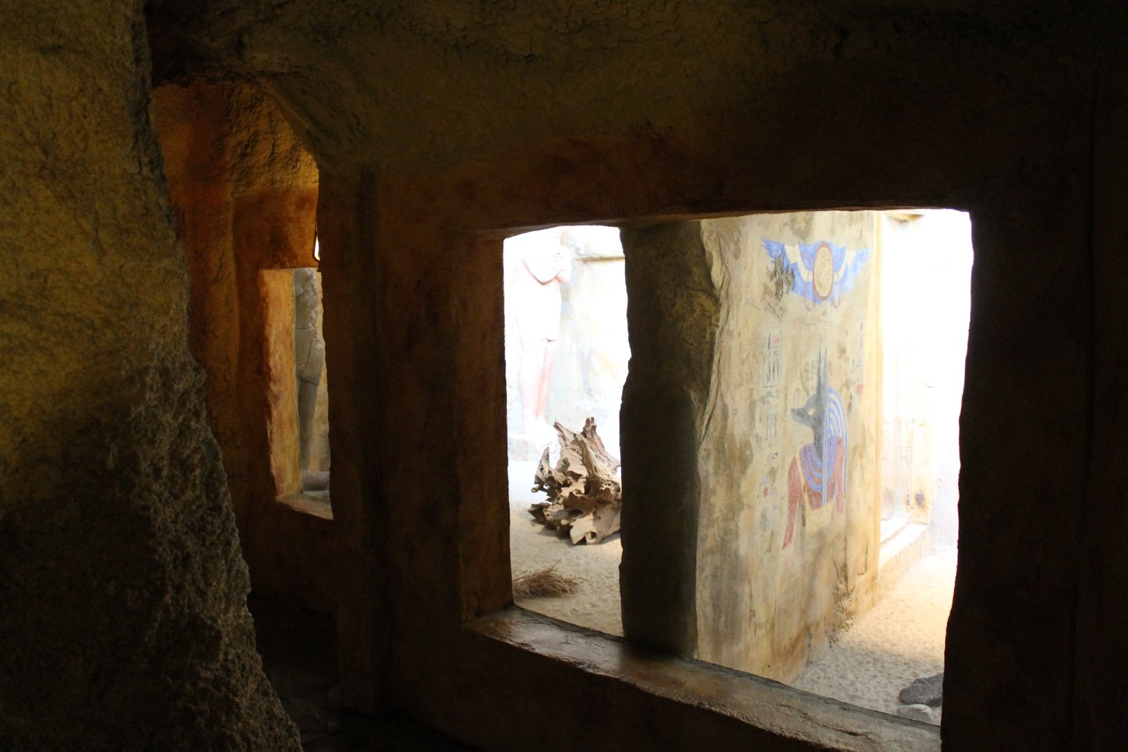 Dwarf mongoose and Fennek-enclosures