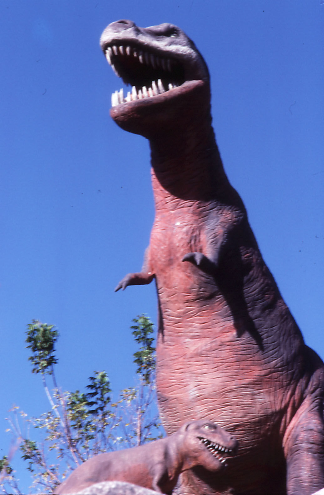 Dynamosaurus and young, Prehistoric Park - 1987