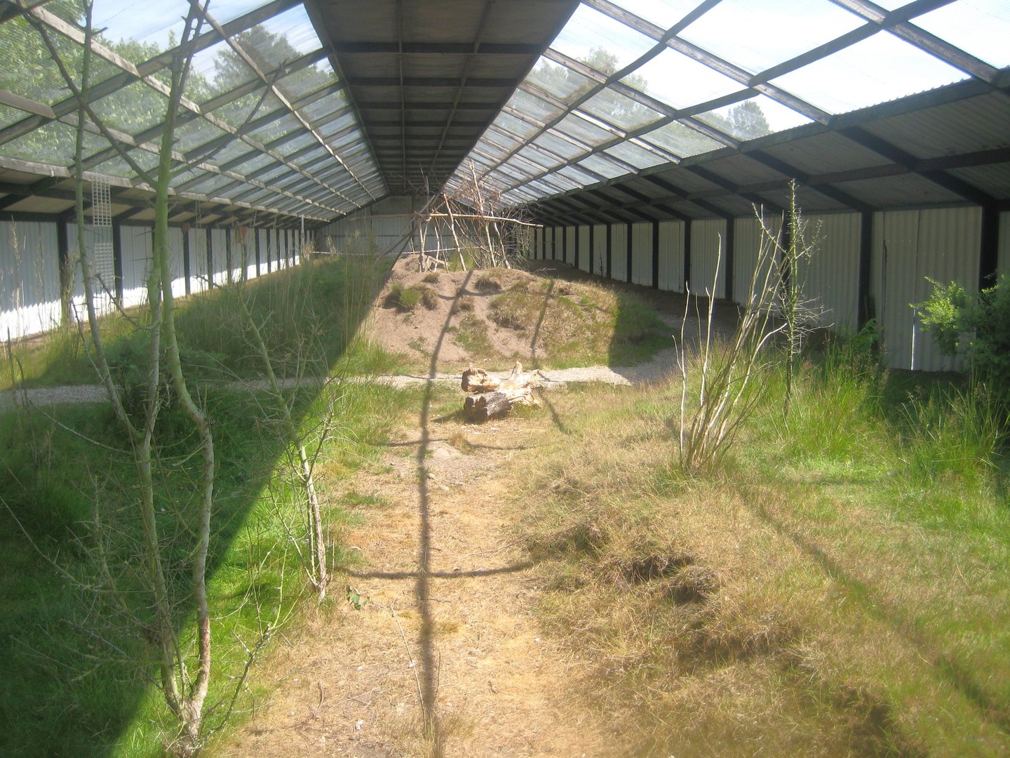 Dyrenes Verden - Free-flight aviary