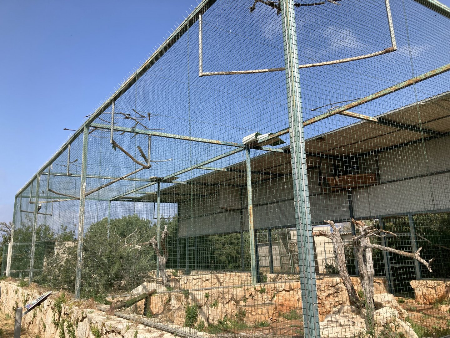 Eagle aviaries