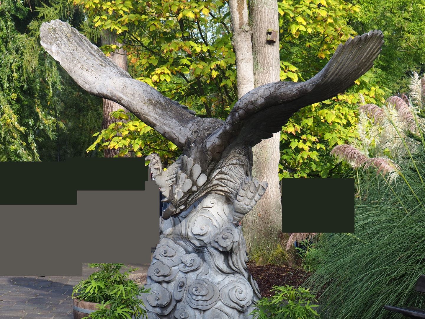 Eagle statue, 2019-10-04