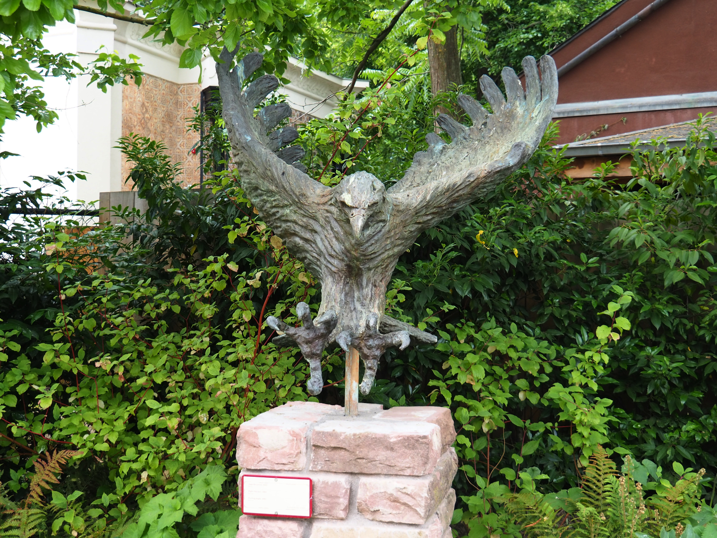 Eagle statue moved to parrot aviaries area, 2020-05-24