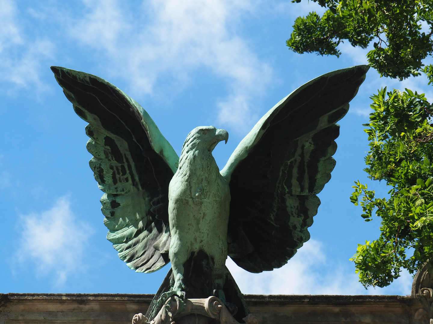 Eagle statue on top of the facade of the bird house, 2020-06-28