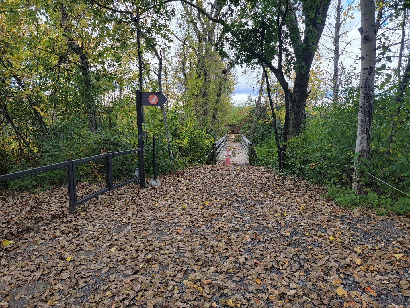 Ecomuseum Zoo - Closed off path to red fox