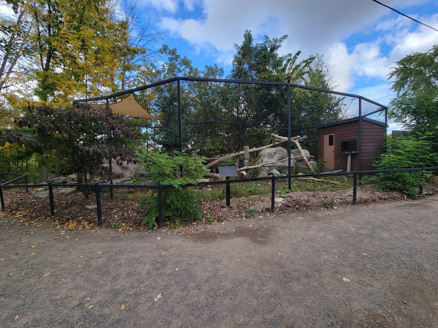 Ecomuseum Zoo - Empty/unsigned bird exhibit