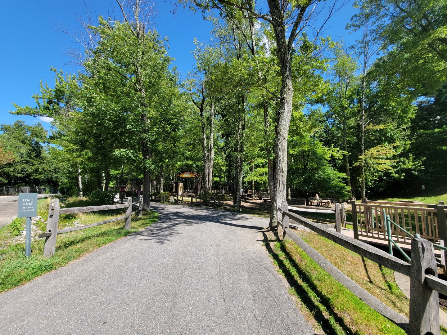 Ecotarium - Path to back trails