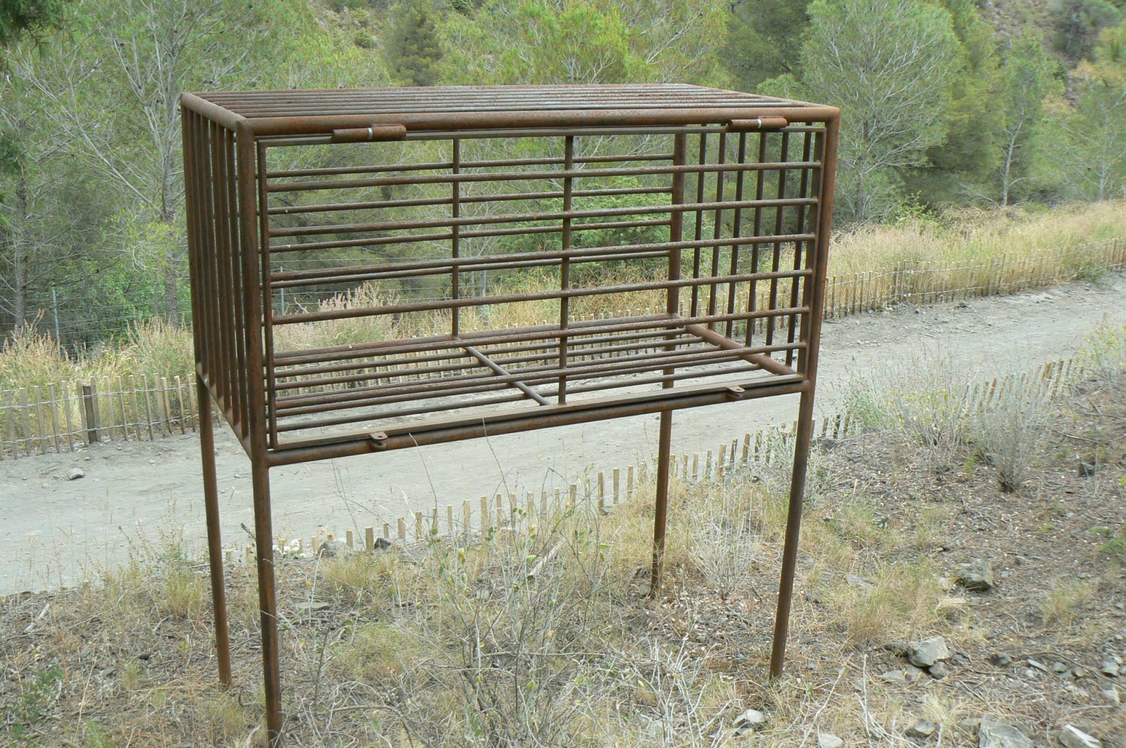 Ecozonia - Bile bear cage