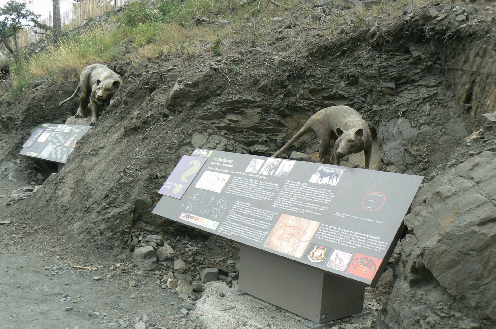 Ecozonia - Information panels on extinct species