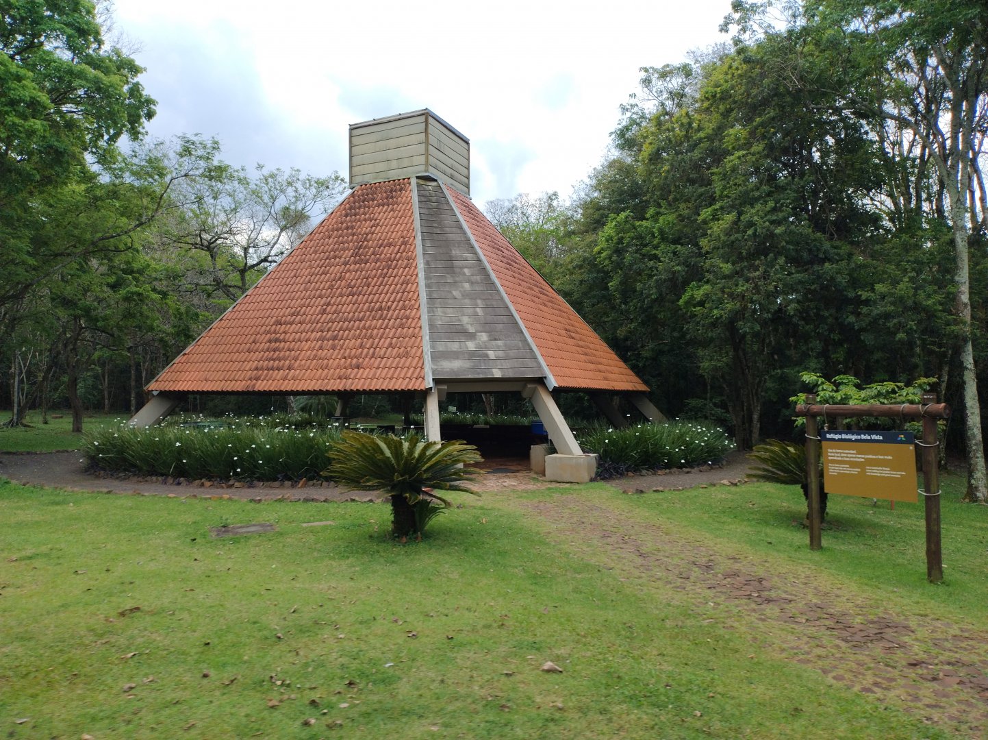 Education building - RBBV (ZRRL)