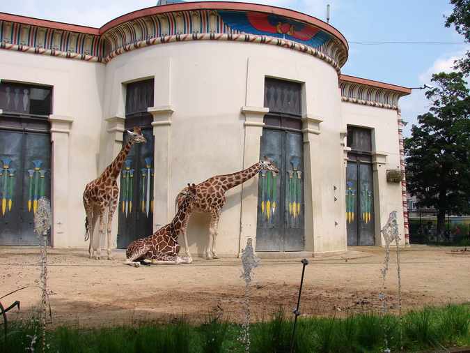 Egyptian-Temple, Giraffe exhibit