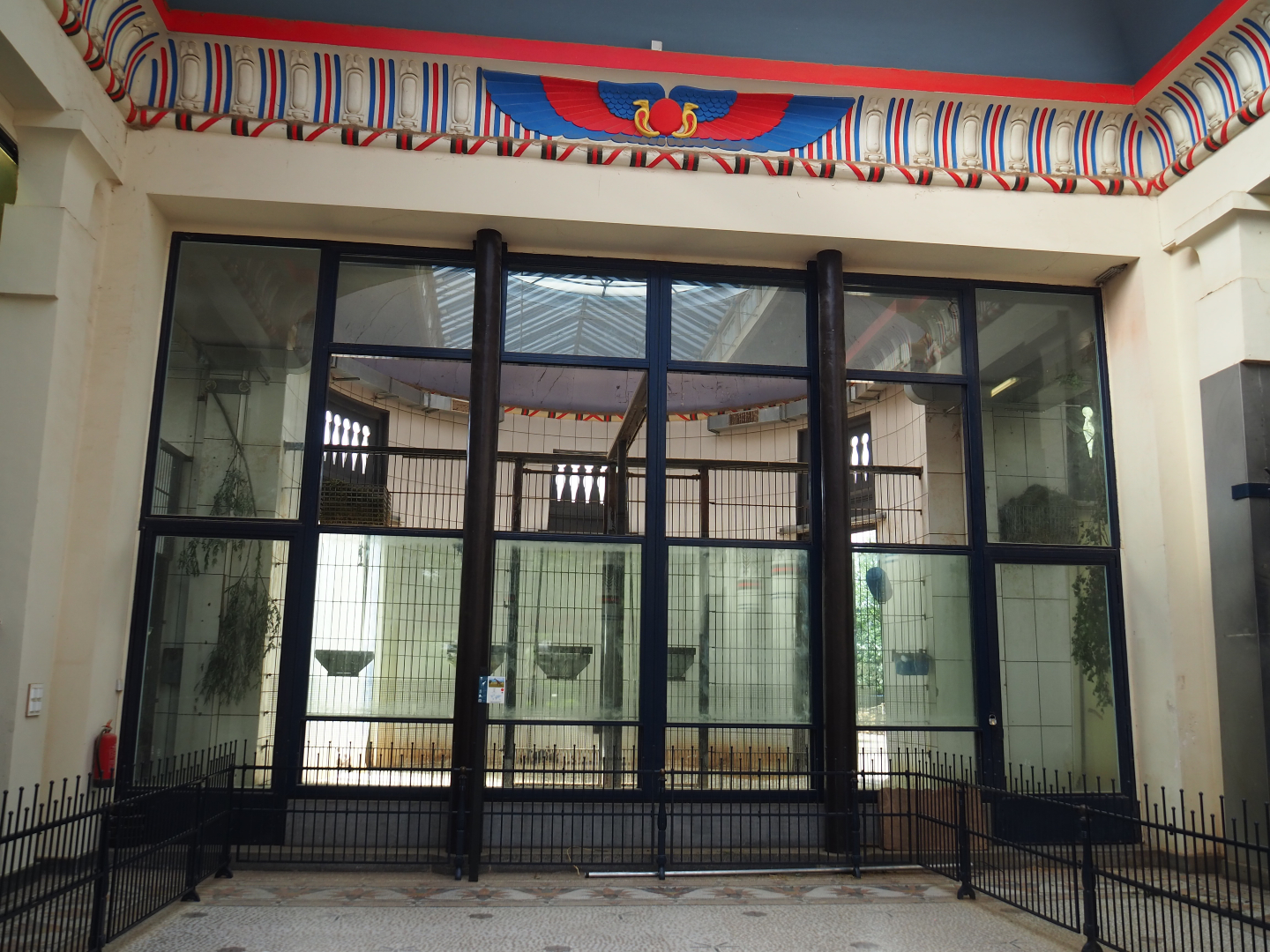 Egyptian Temple - Indoor housing Impure/Hybrid giraffes, 2020-06-28