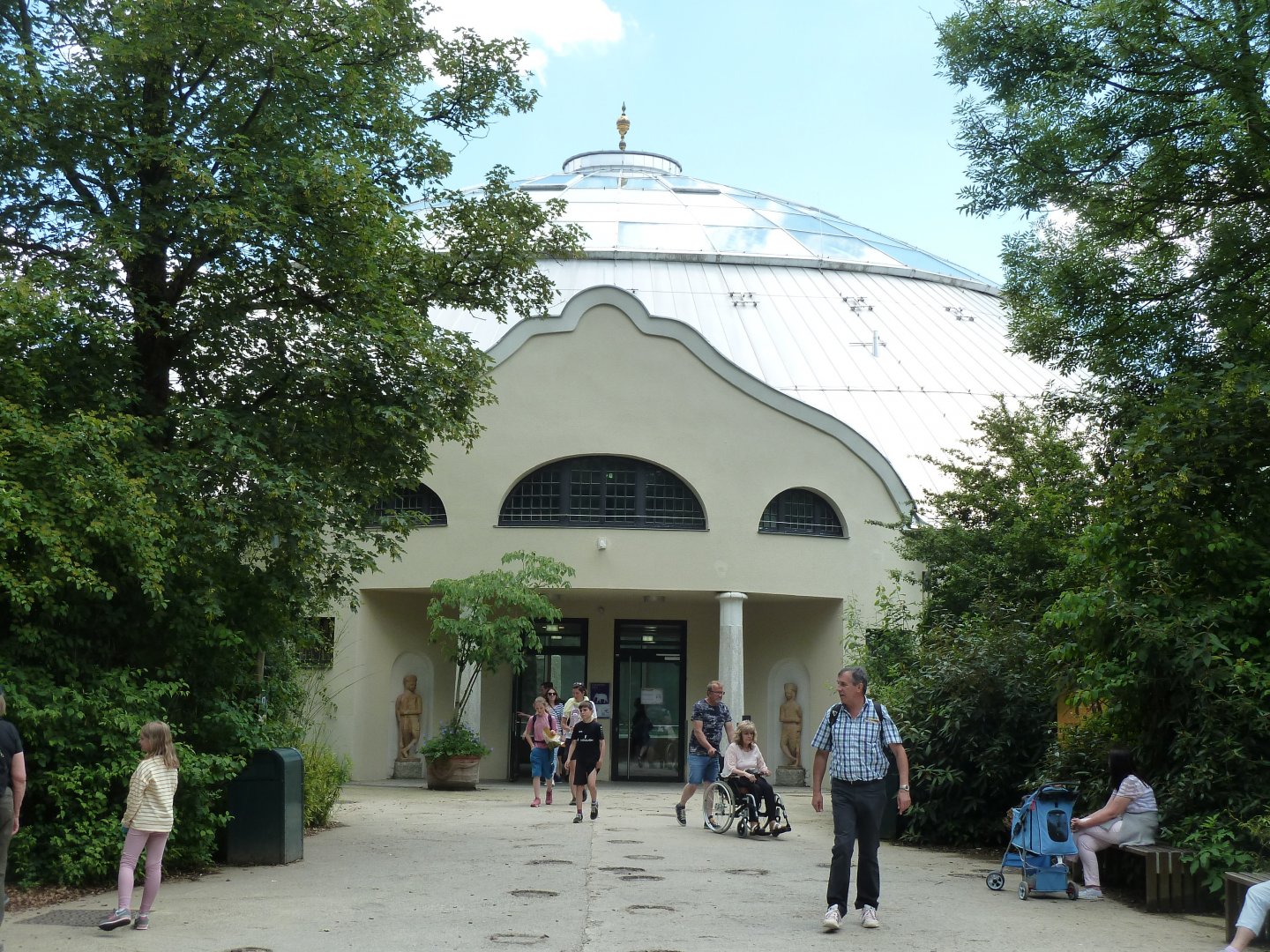 Elefantenhaus - Entrance area