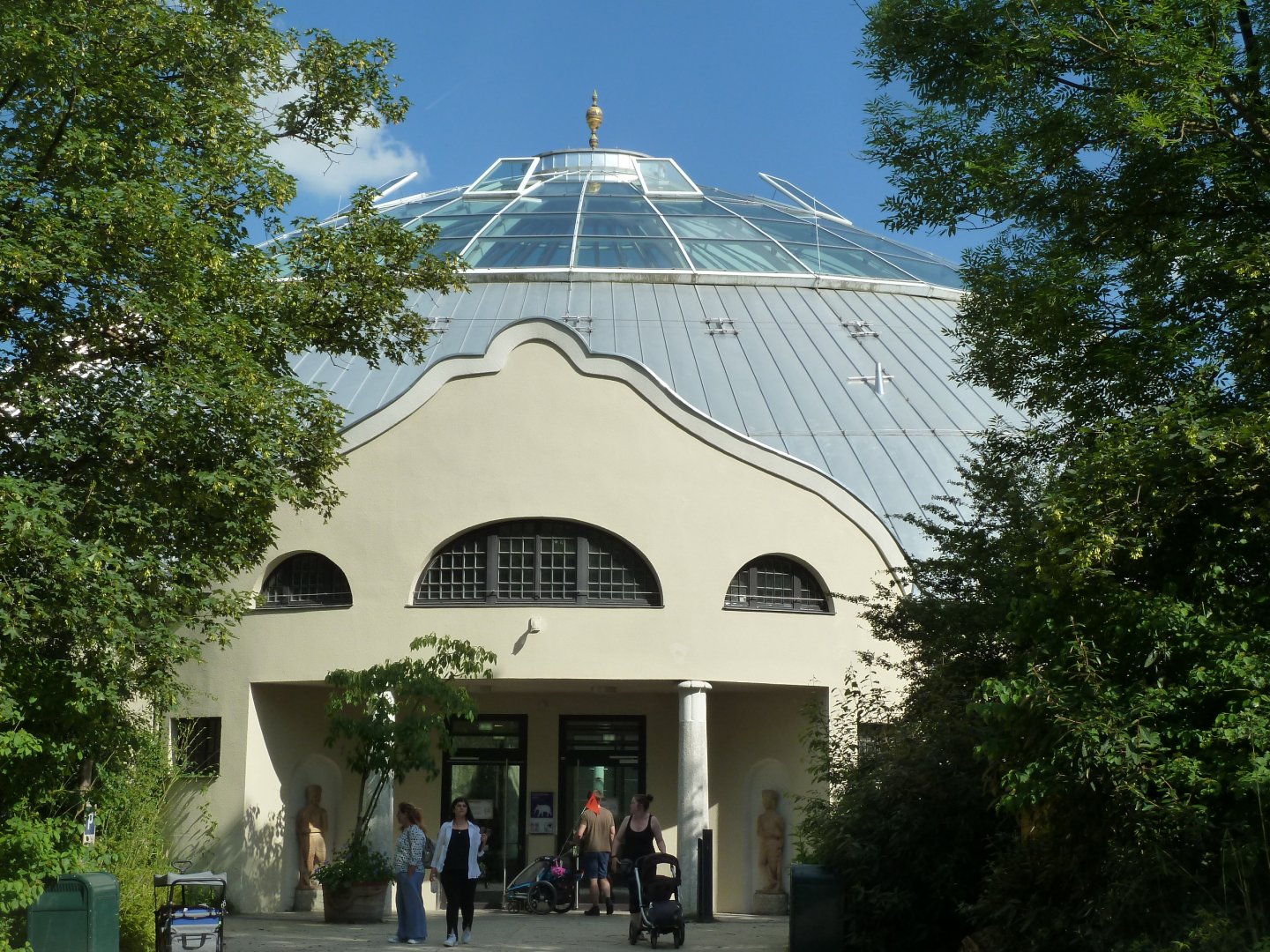 Elefantenhaus - Entrance area