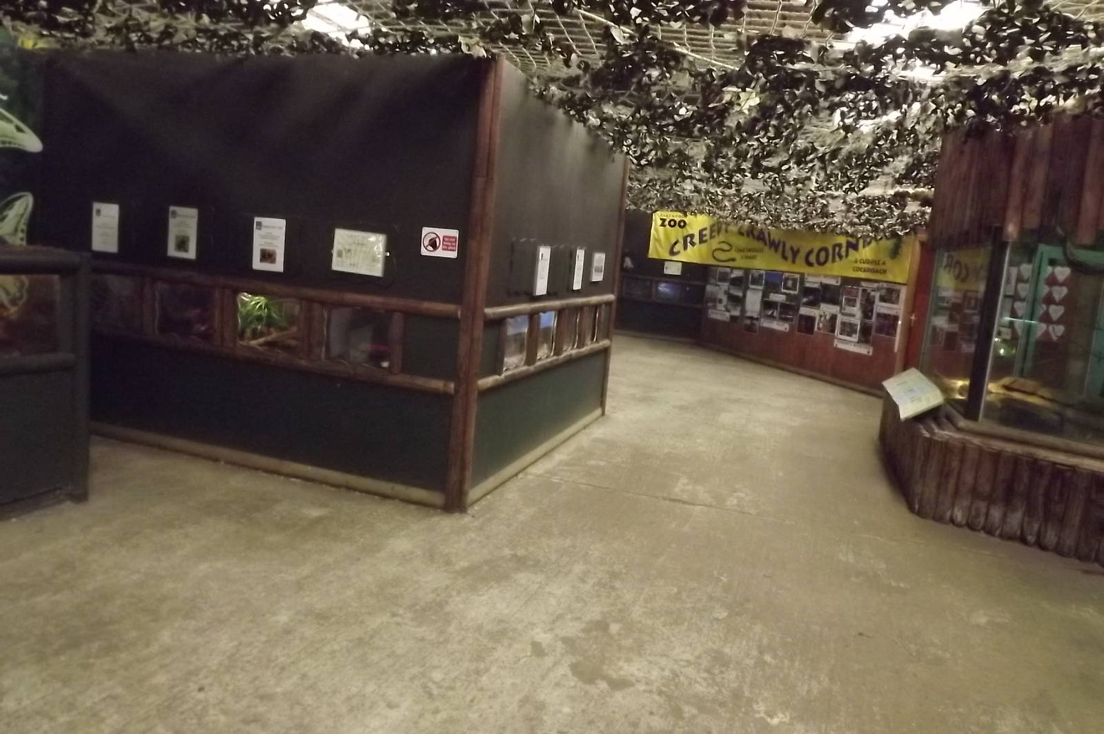 Elephant and Reptile House at Blackpool Zoo 17/06/12