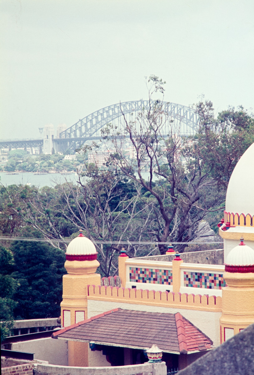 Elephant House and Harbour Bridge - Dec 1976