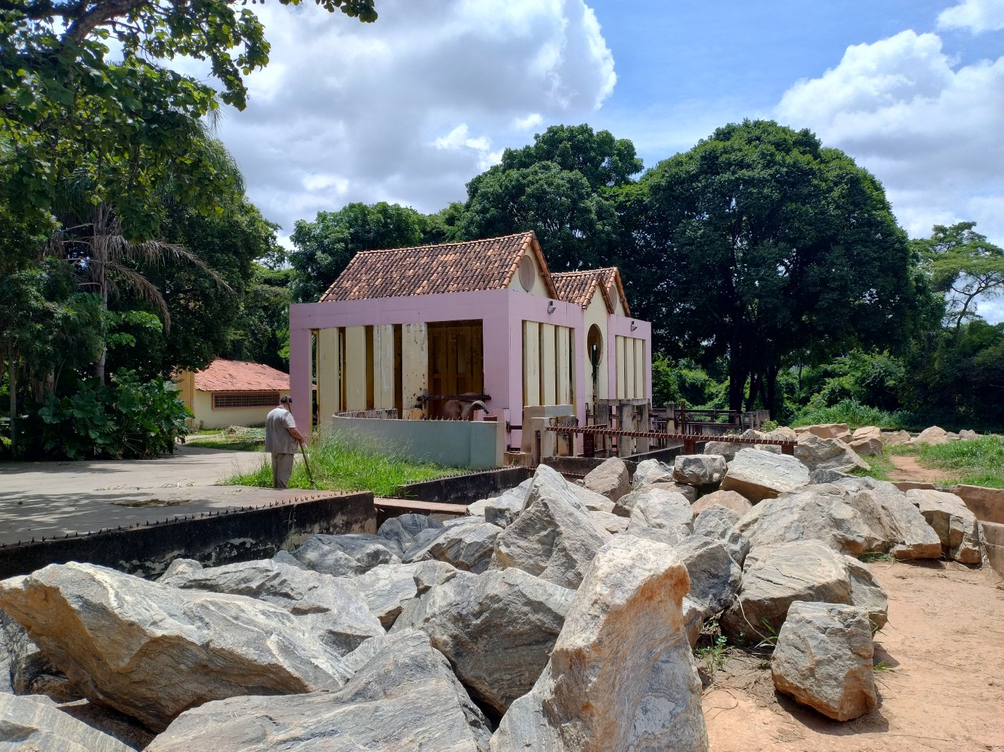 Elephant house - Belo Horizonte zoo