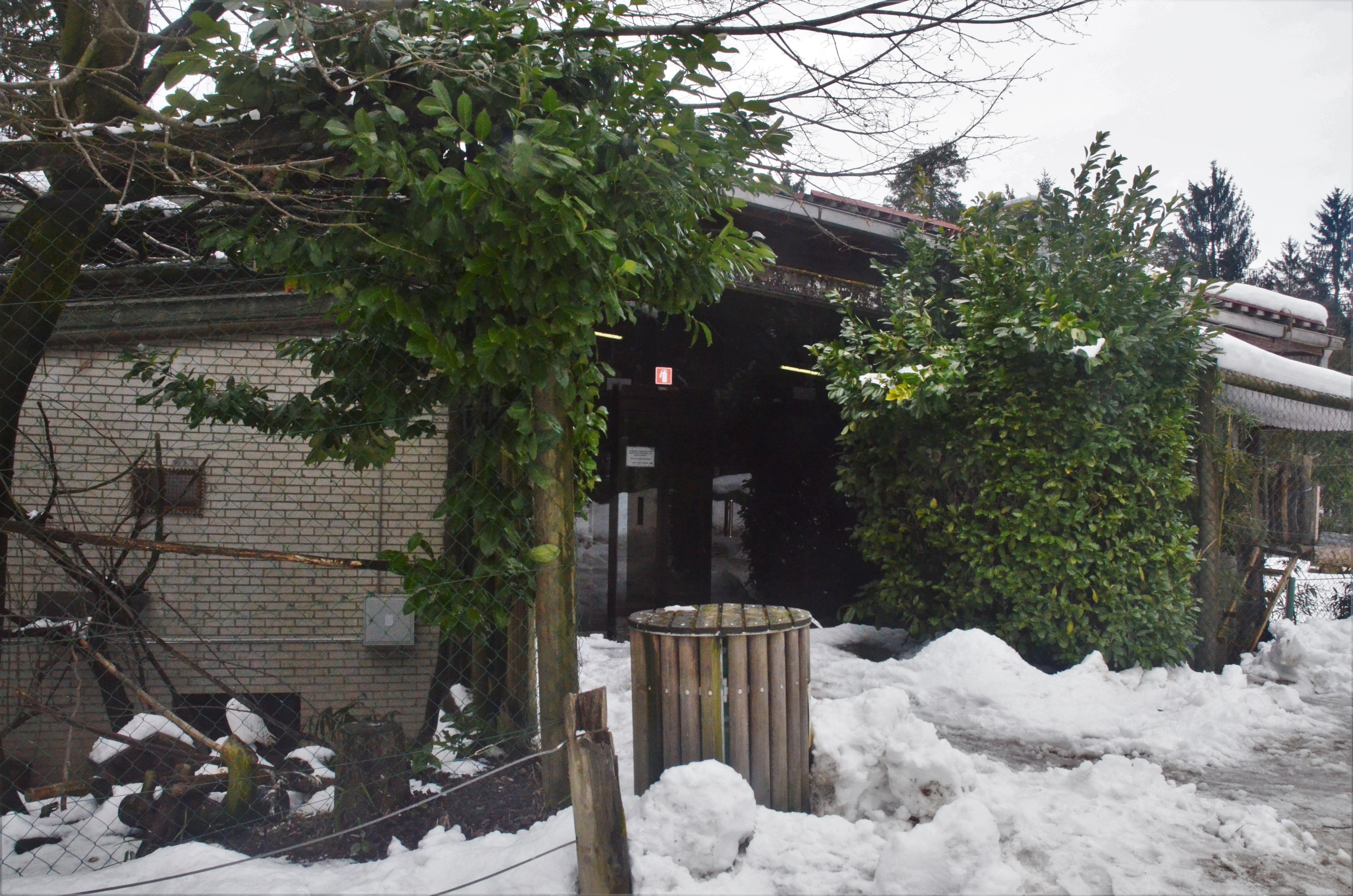 Elephant House Entrance and Snowy Owl Aviary at Ljubljana Zoo, 07/03/18