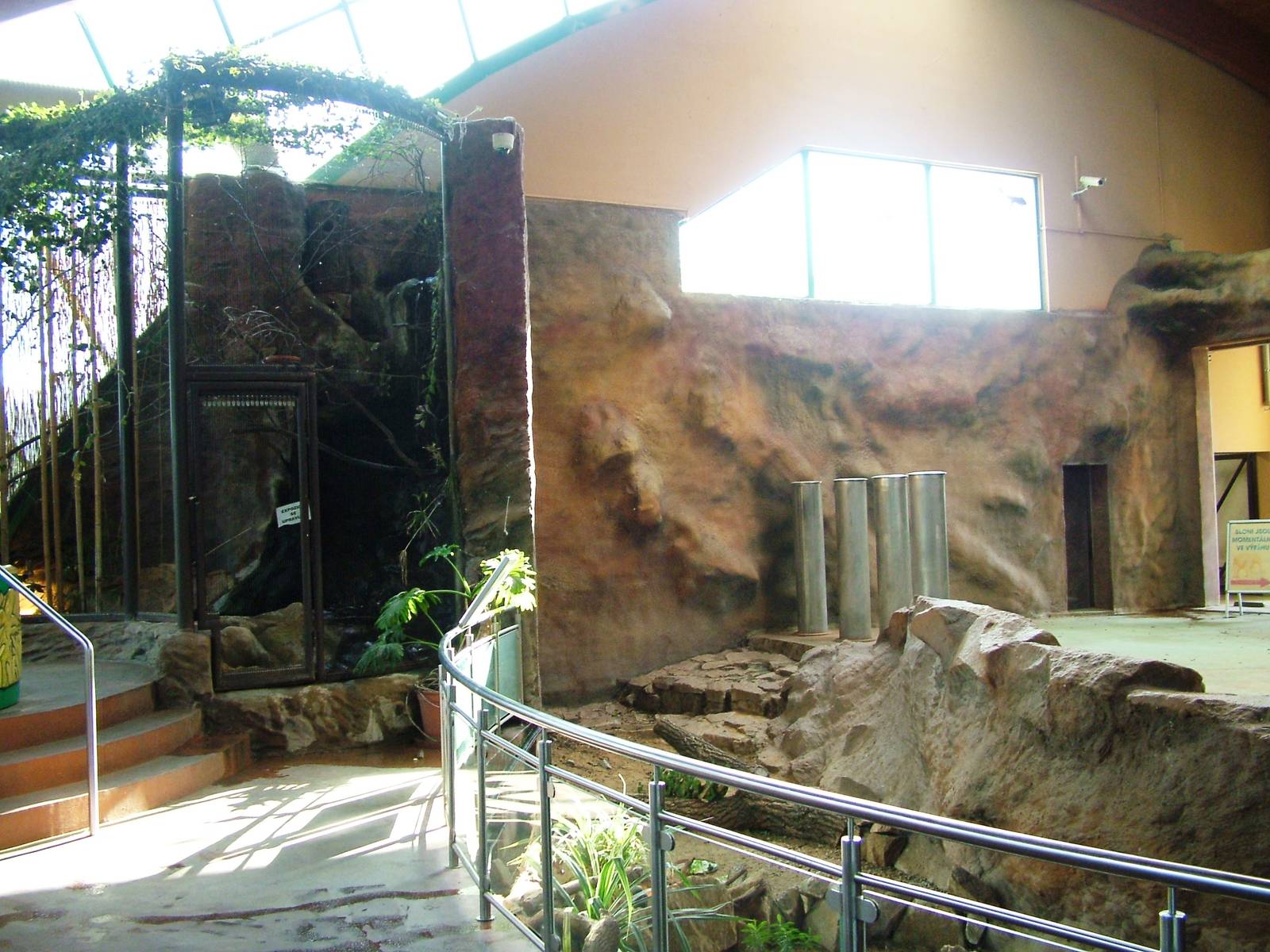 Elephant House Interior at Usti, 29/08/12