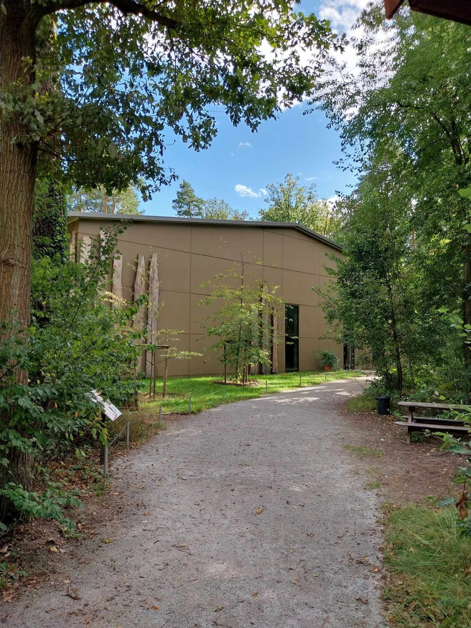 Elephant House - South-East Asian Elephant (Elephas maximus indicus)