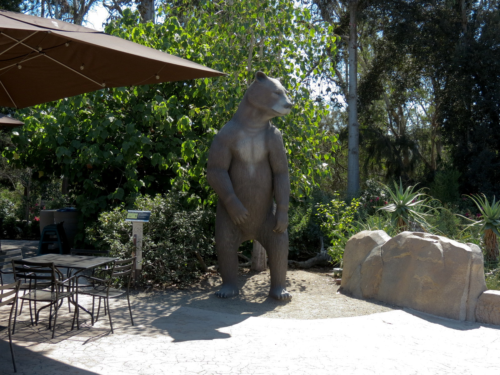 Elephant Odyssey - Extinct Giant Short-faced Bear Statue