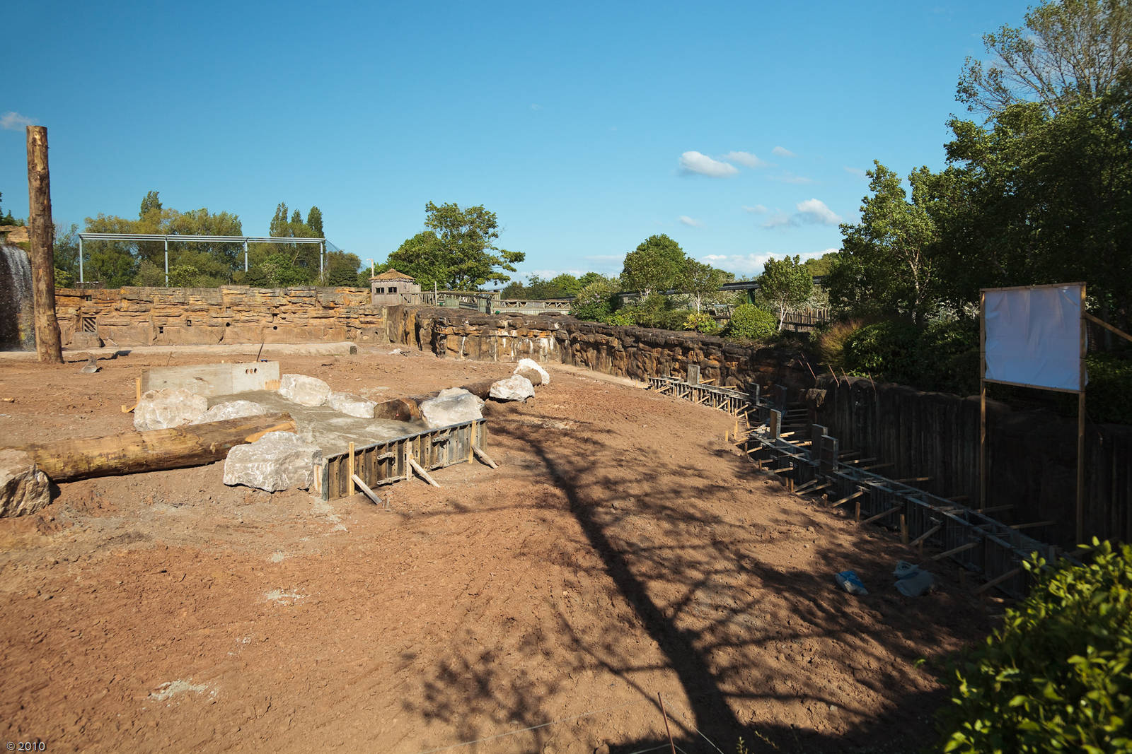 Elephant Paddock - 28/05/2010