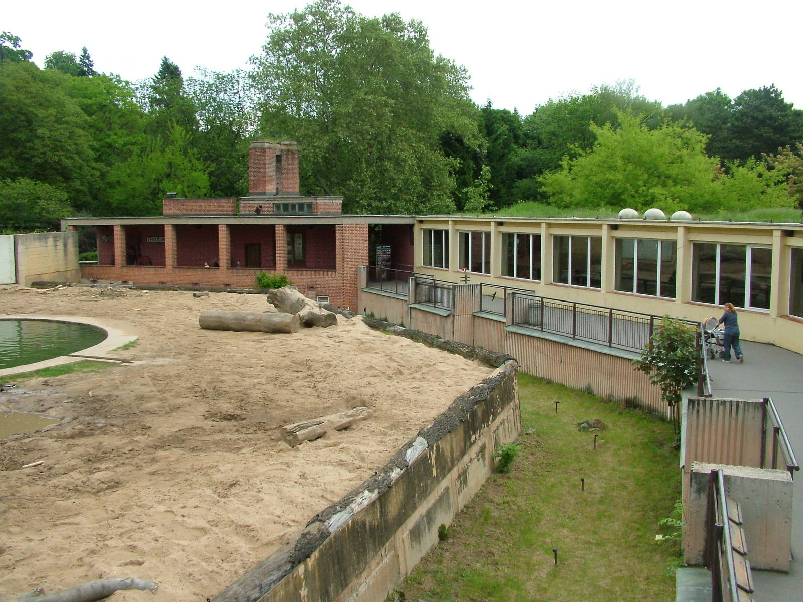 Elephant paddock at Prague, 24/05/10