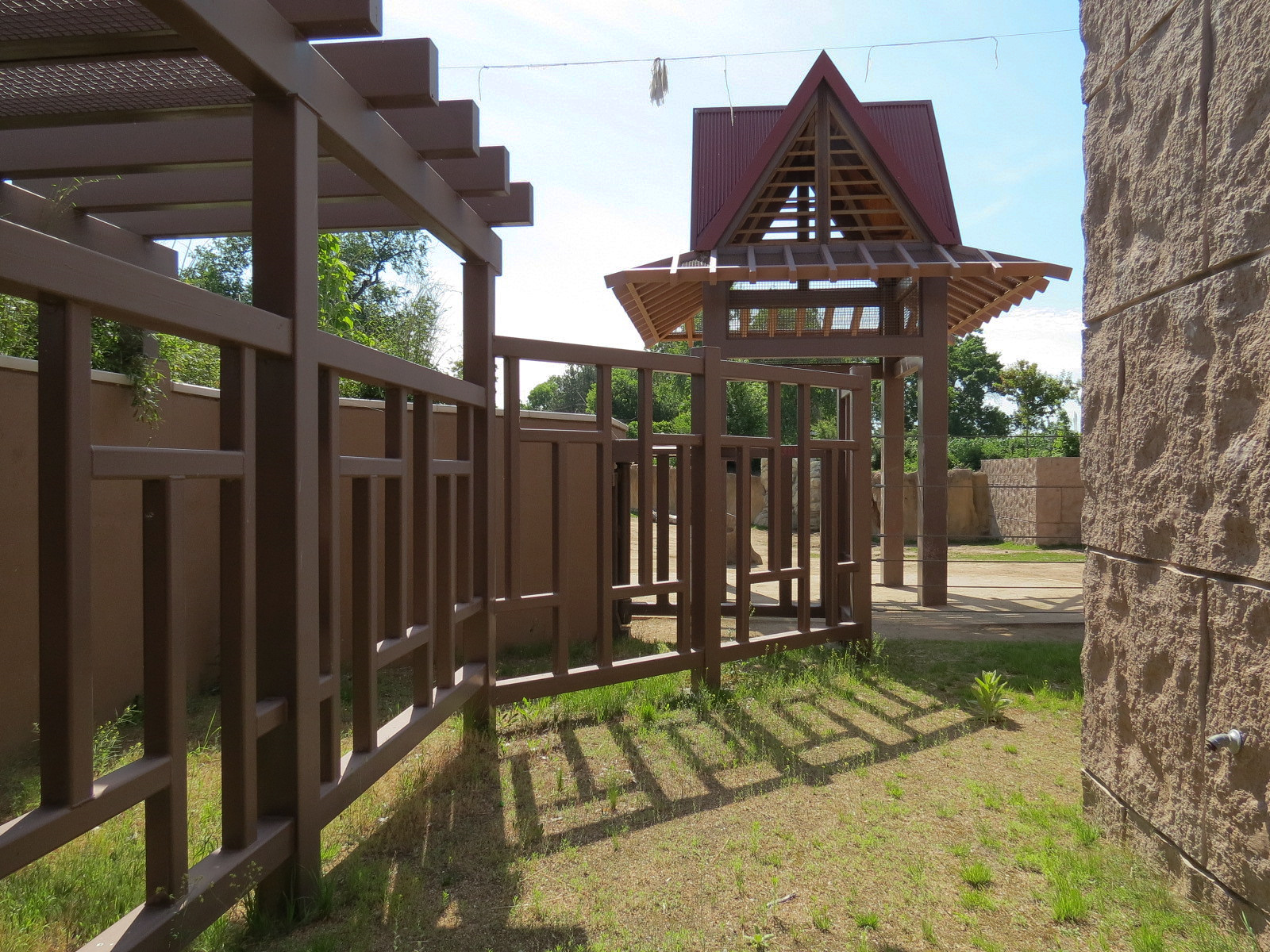 Elephant Passage - Elephant House Exterior - Elephant Crossing Path