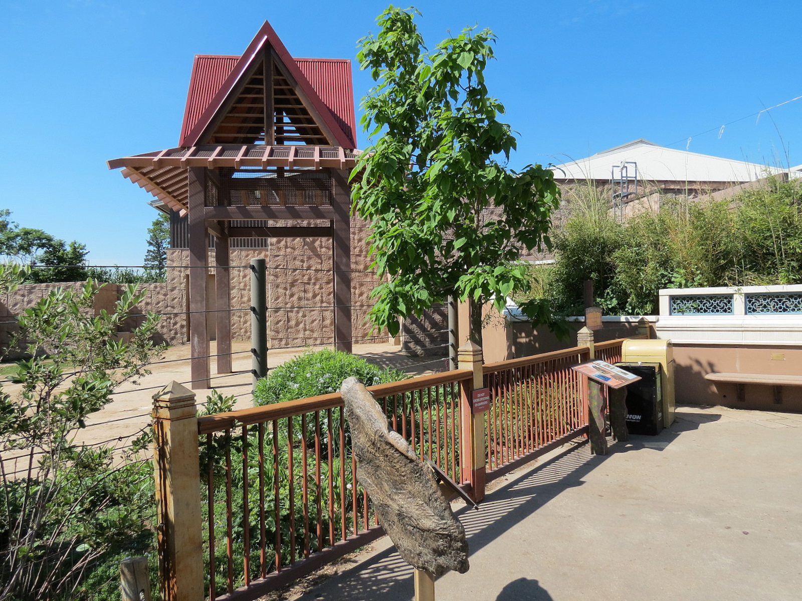 Elephant Passage - Species Roatation Yard East of Elephant House