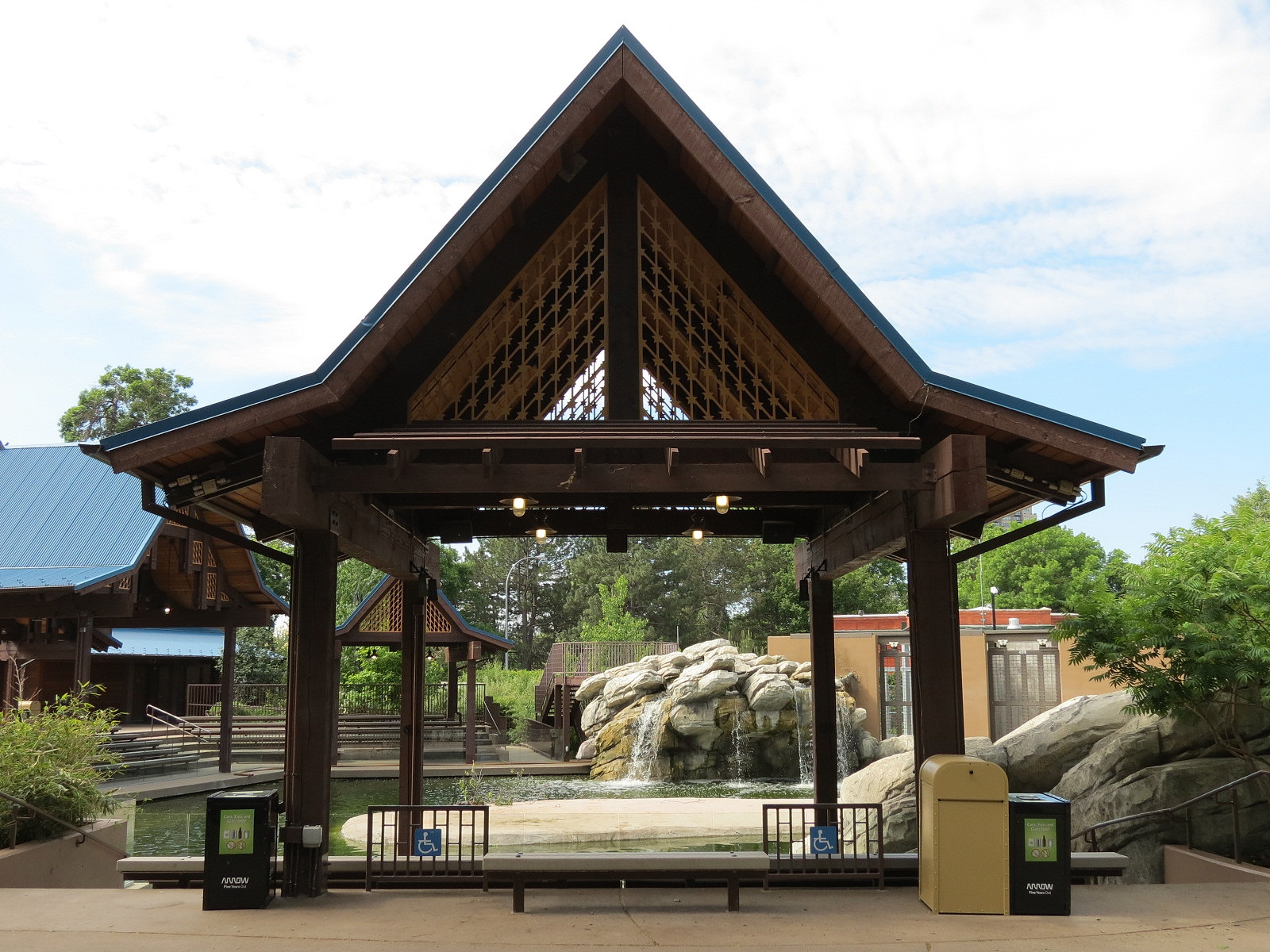 Elephant Passage - Species Rotation Yard With Amphitheater