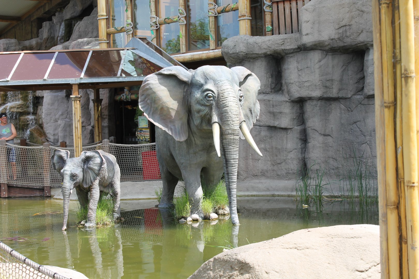 Elephant-replica's near entrance