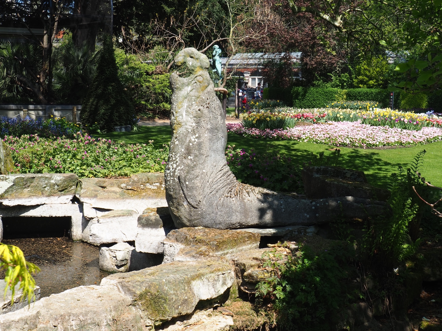 Elephant seal statue, 2019-04-20