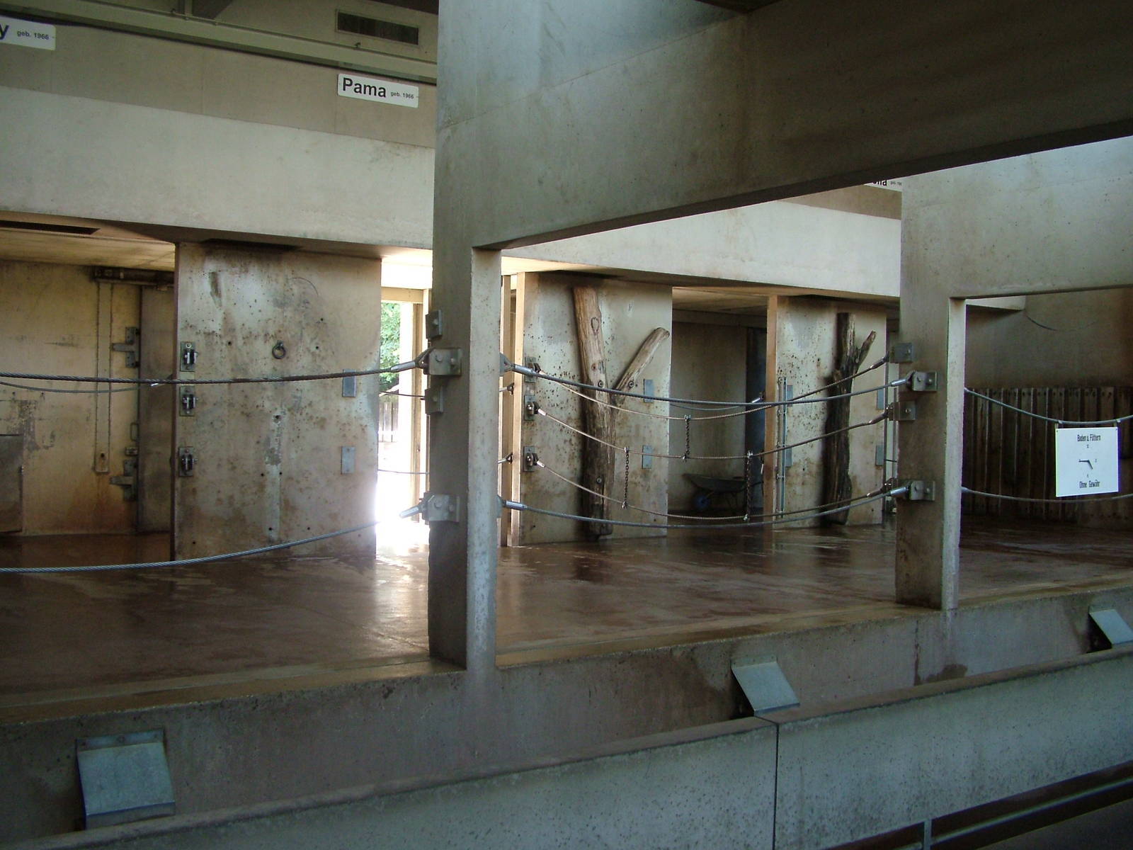 Elephant Stalls at Wilhelma, Stuttgart 02/09/10