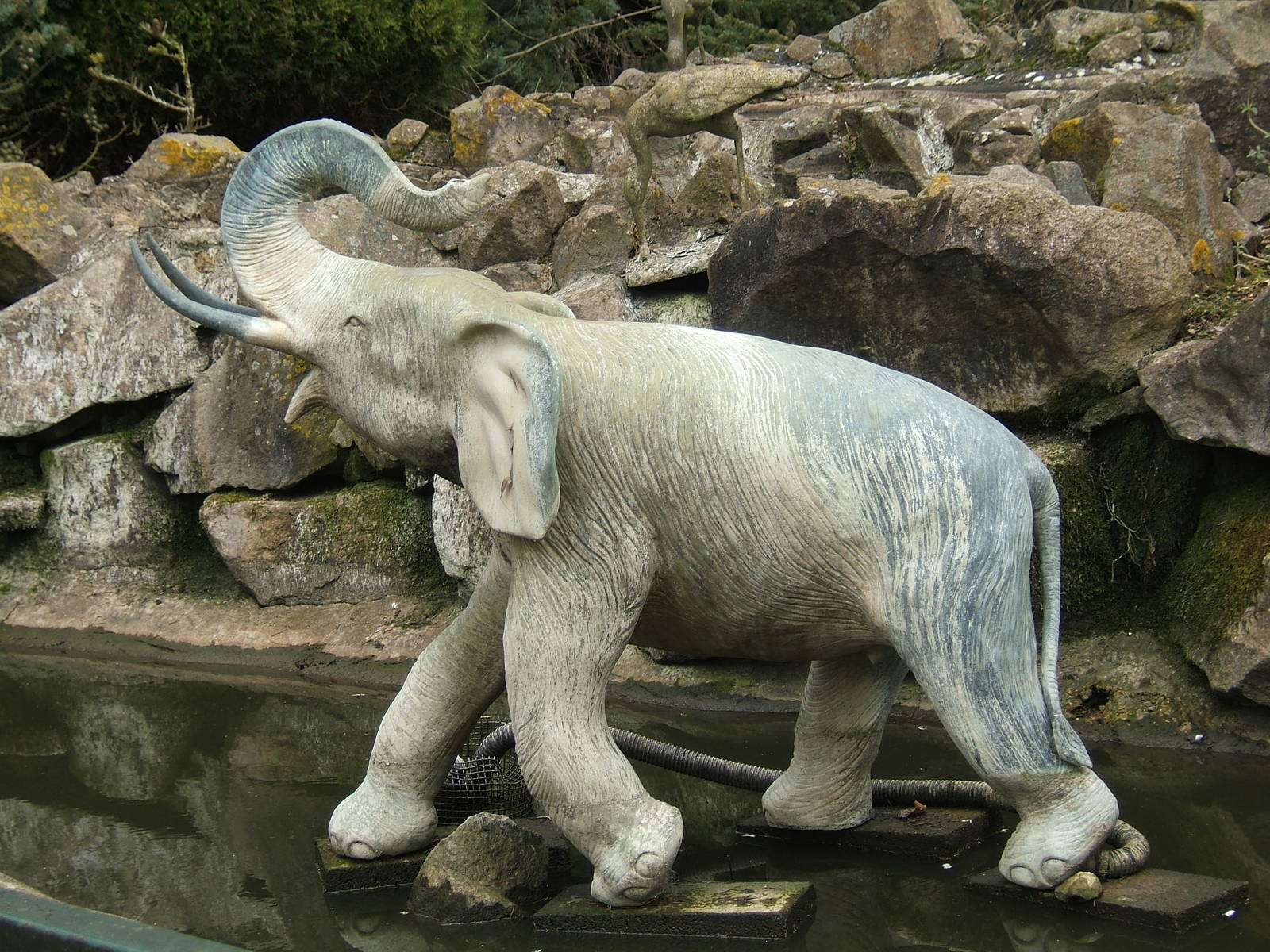 Elephant statue at Beale Park, 13th March 2010