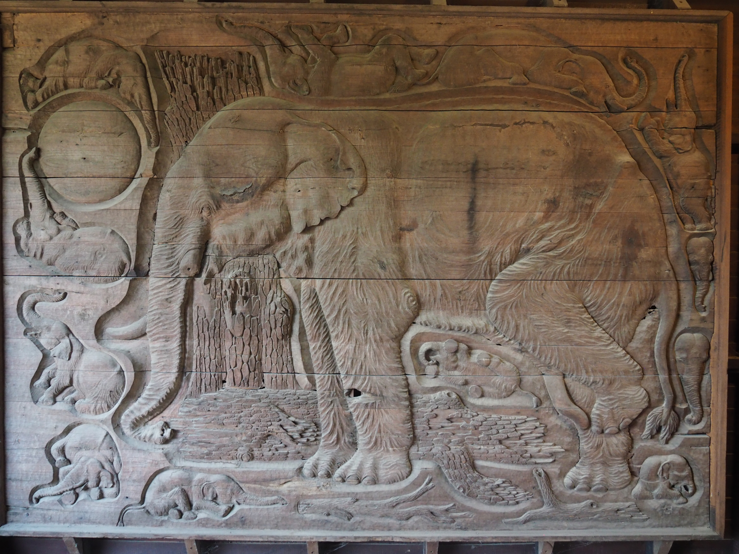 Elephants wood carving in Craftman's House, 2020-09-02