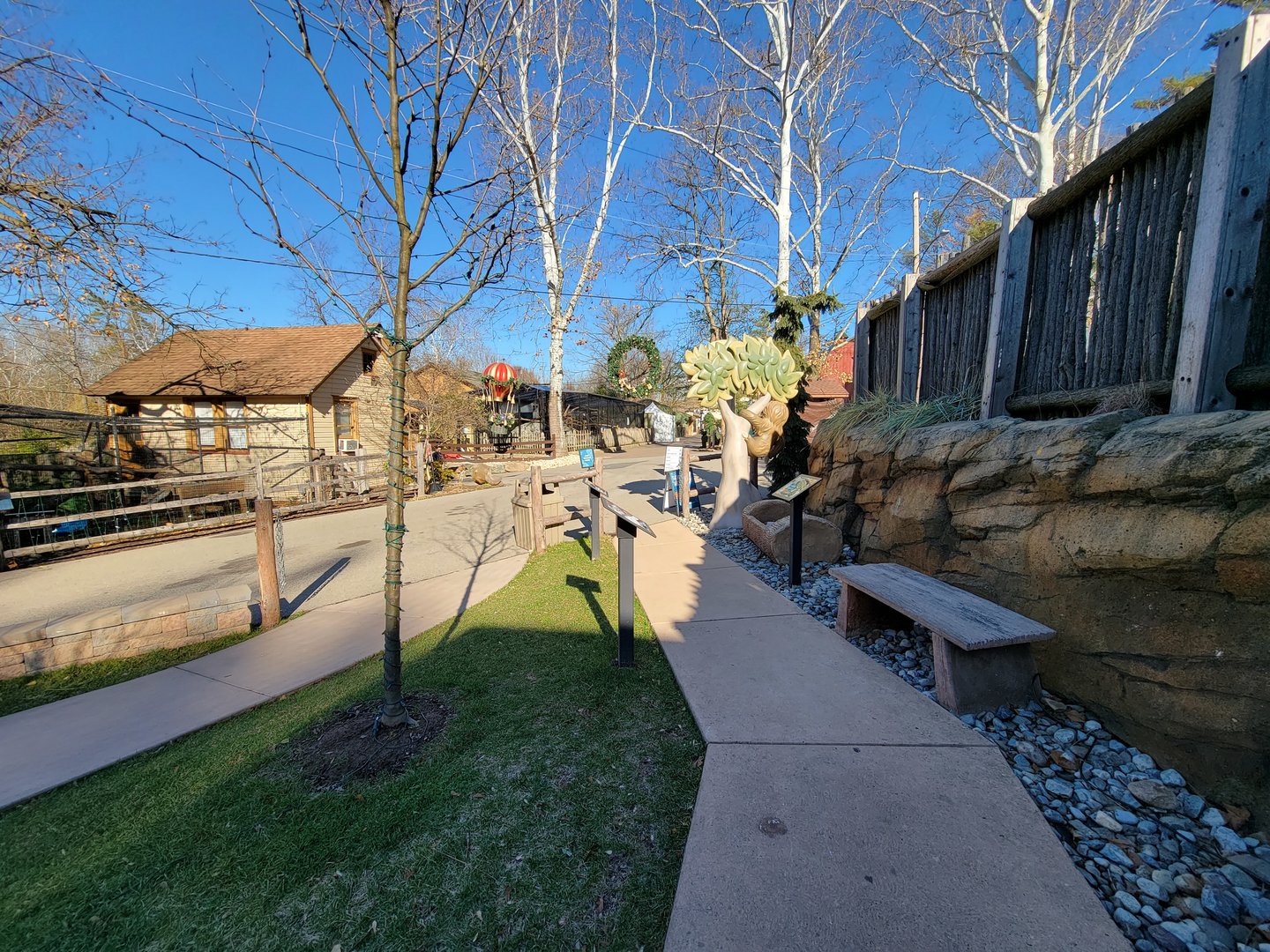 Elmwood Park - Harmony Hideaway, entrance path