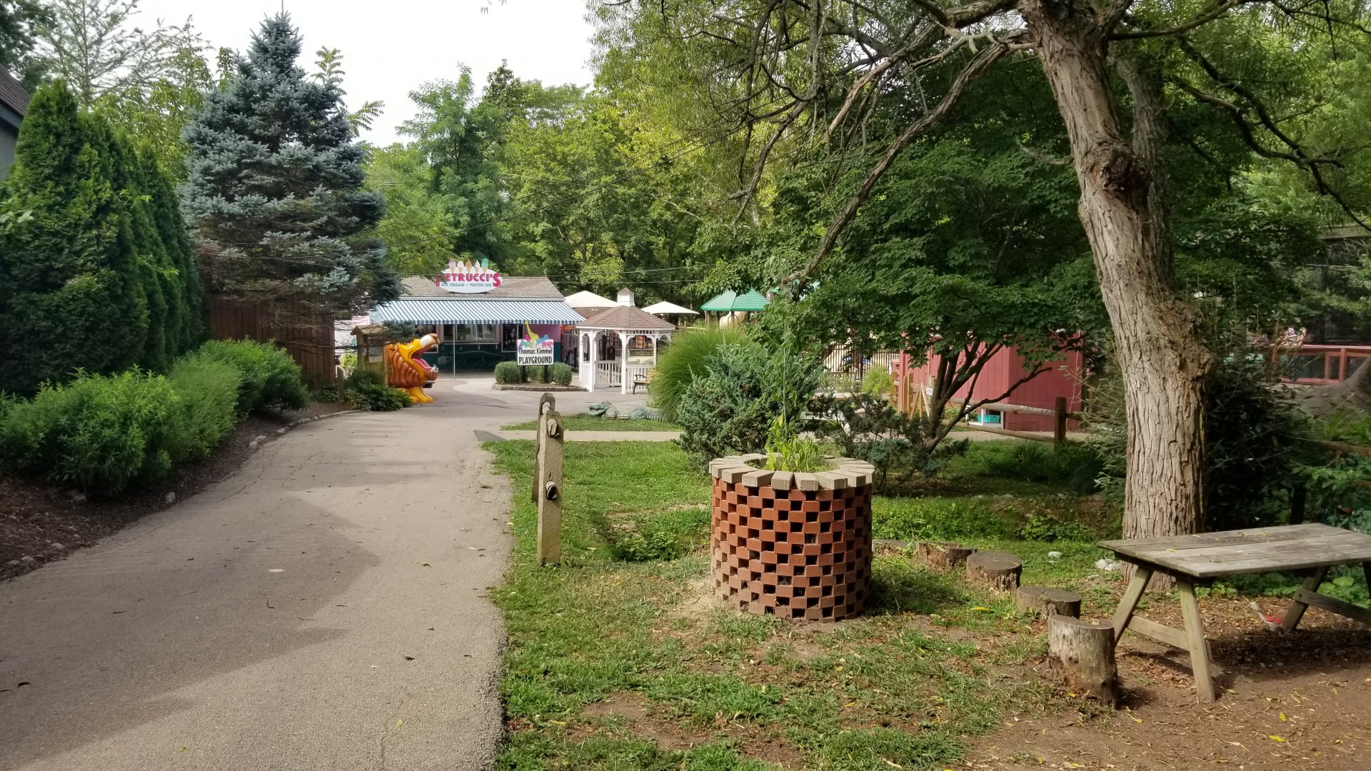 Elmwood Park - Path behind event building