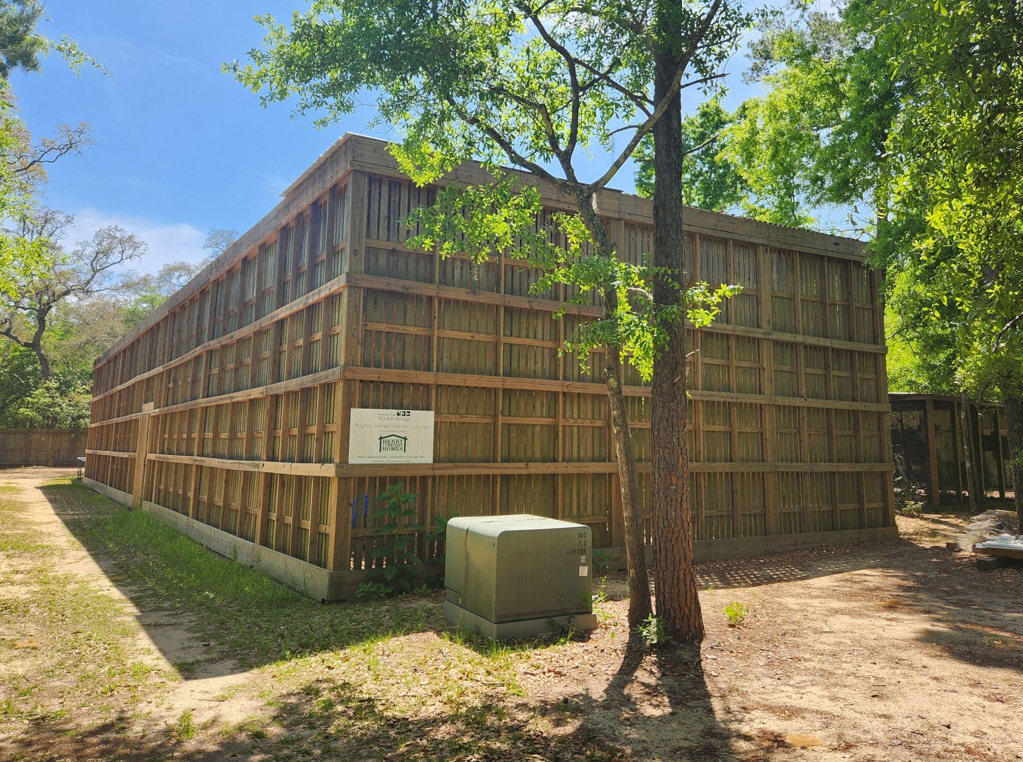 Emerald Coast Wildlife Refuge - Raptor rehabiliation barn