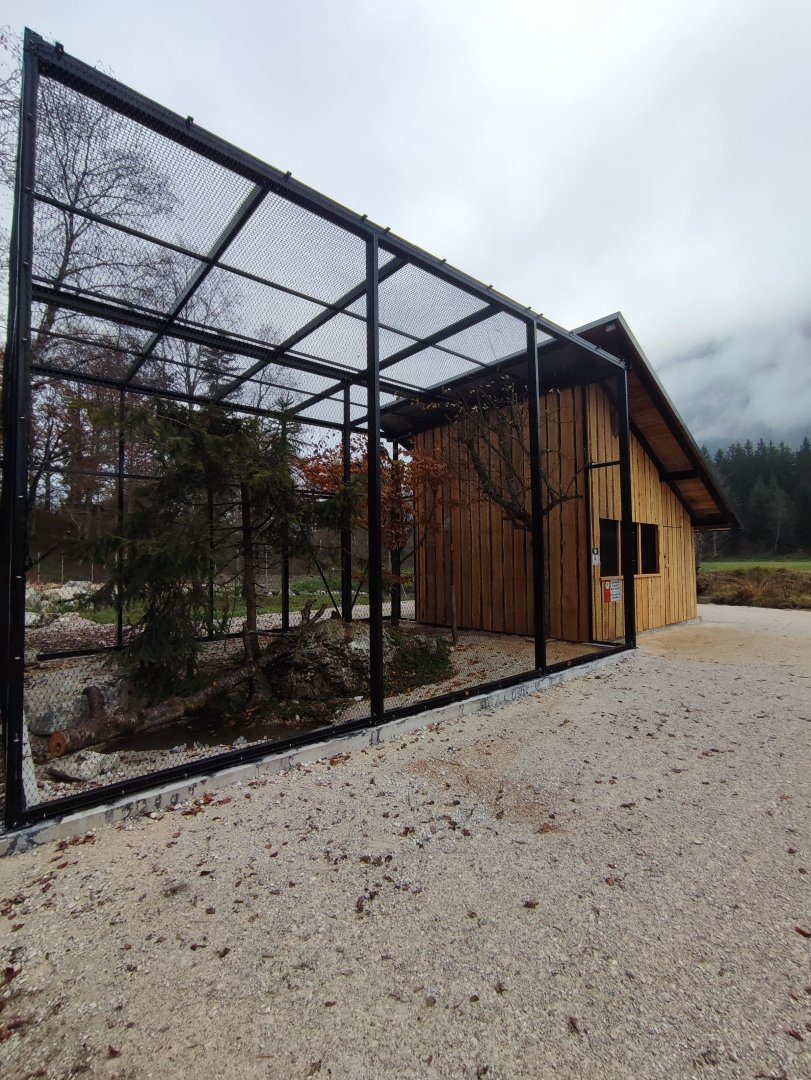 Empty aviary - Wildpark Grünau/Cumberland